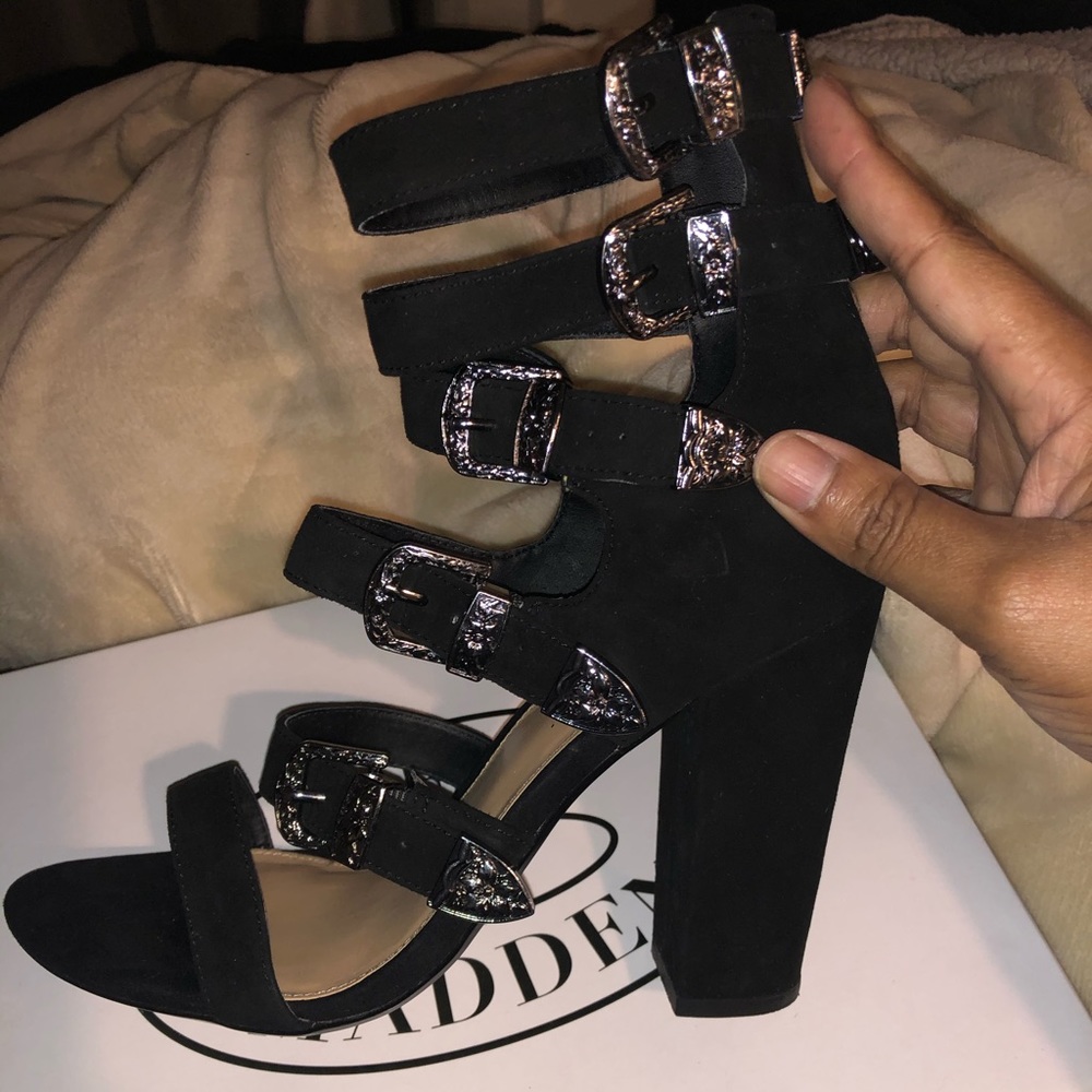 Black Steve Madden Taren Sandal - Picture 2 of 5